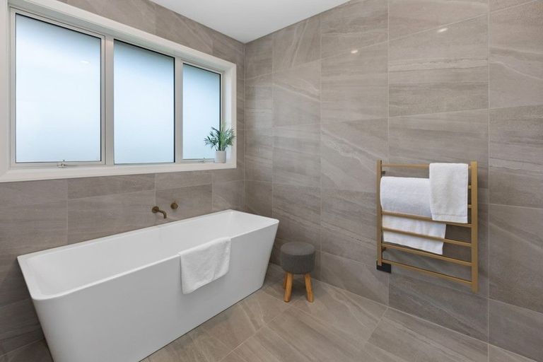 Photo of property in 19 Mike Smith Drive, Cambridge, 3434