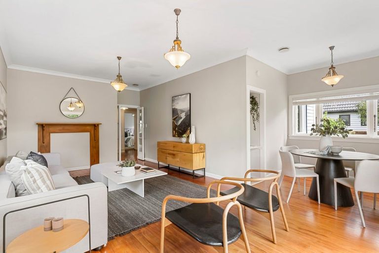 Photo of property in 1/20 Zion Road, Birkenhead, Auckland, 0626