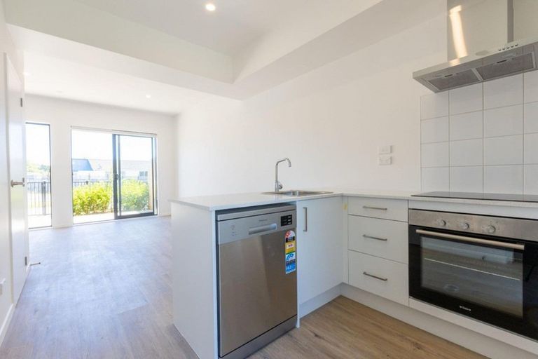 Photo of property in 3/122 Pooks Road, Ranui, Auckland, 0612
