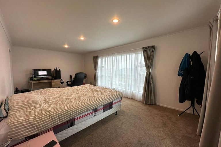 Photo of property in 21 Cresswell Place, Johnsonville, Wellington, 6037