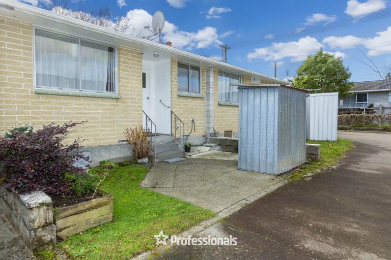 Photo of property in 2/16 Riverbank Street, Ebdentown, Upper Hutt, 5018