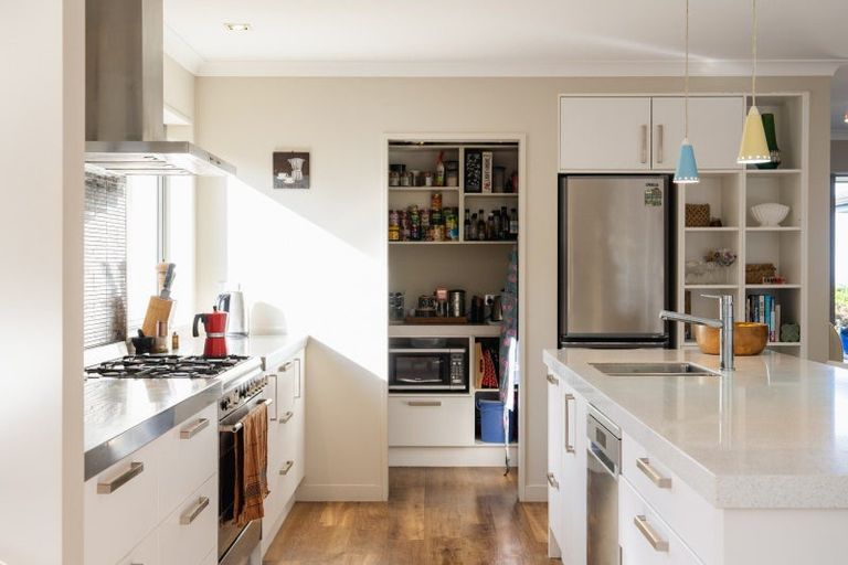 Photo of property in 37 Highgrove, Saint Clair, Dunedin, 9012