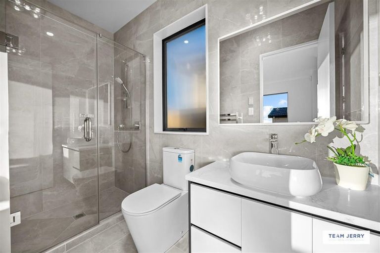 Photo of property in 3 Knockanara Drive, Flat Bush, Auckland, 2019
