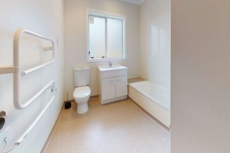 Photo of property in 142 Mazengarb Road, Paraparaumu, 5032