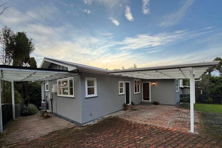Photo of property in 1 Durie Vale Road, Durie Hill, Whanganui, 4500