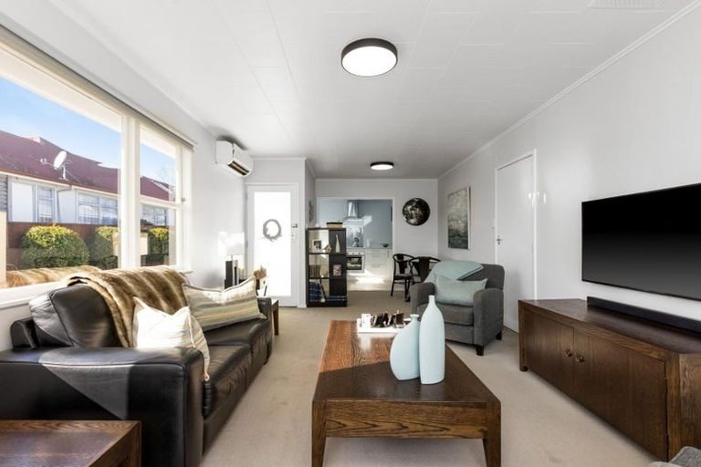 Photo of property in 62b Middle Road, Havelock North, 4130