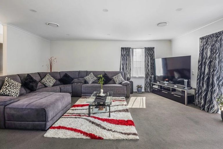 Photo of property in 2 Abbey Way, Whitby, Porirua, 5024