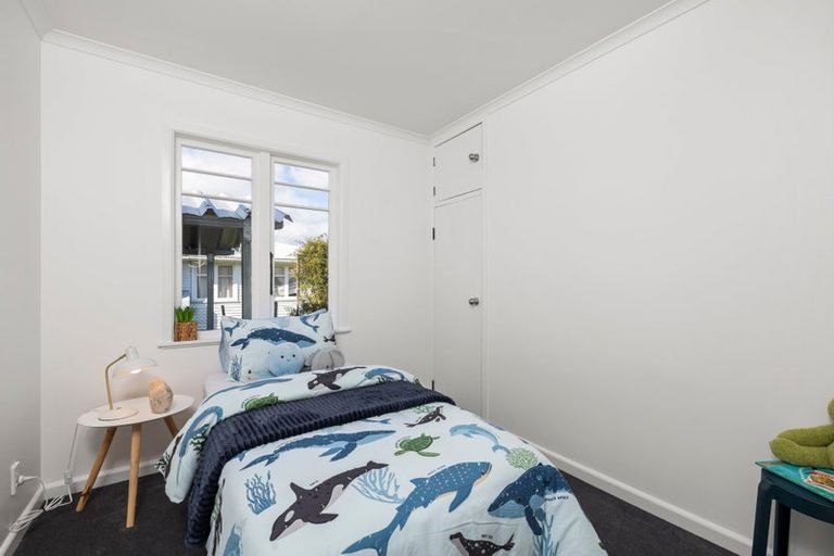 Photo of property in 100 Brandon Street, Featherston, 5710
