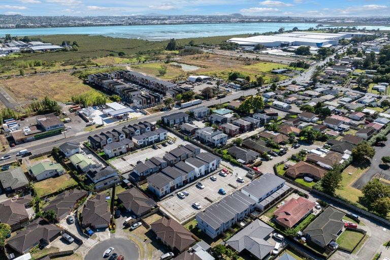 Photo of property in 10 Aumarire Lane, Favona, Auckland, 2024