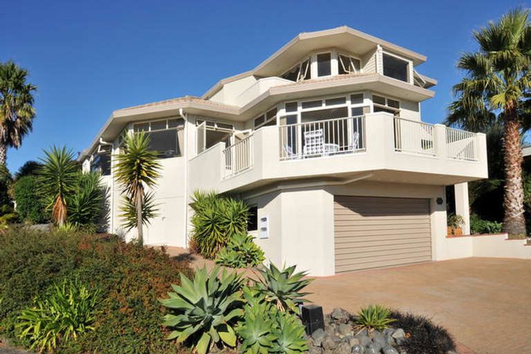 Photo of property in 44c Amorino Drive, Red Beach, 0932