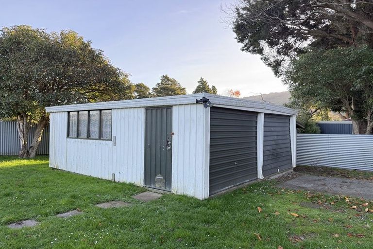 Photo of property in 10 Kentucky Street, Totara Park, Upper Hutt, 5018
