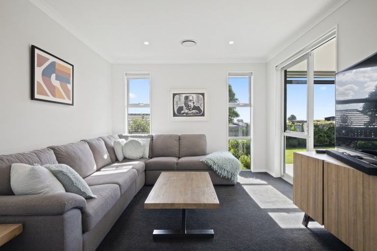 Photo of property in 120 Lisle Farm Drive, Pukekohe, 2120