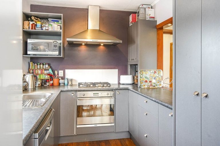 Photo of property in 104 Parkers Road, Tahunanui, Nelson, 7011