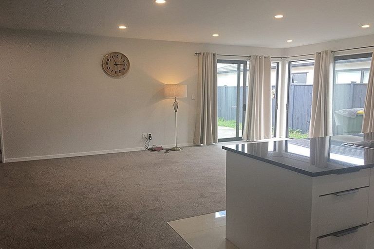 Photo of property in 18 Treestump Road, Takanini, 2112