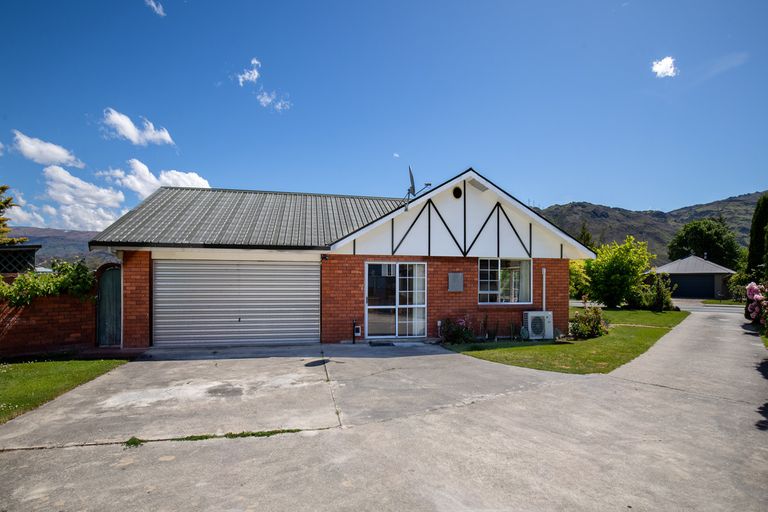 Photo of property in 23 Whitby Street, Clyde, 9330