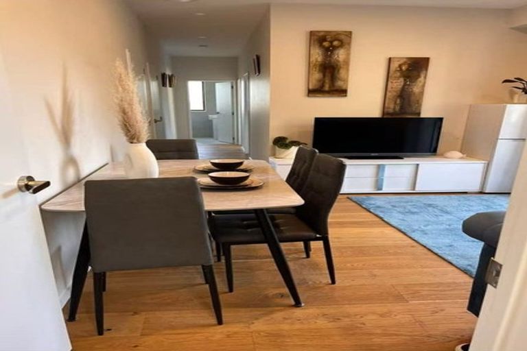 Photo of property in 38d Wicklam Lane, Greenhithe, Auckland, 0632