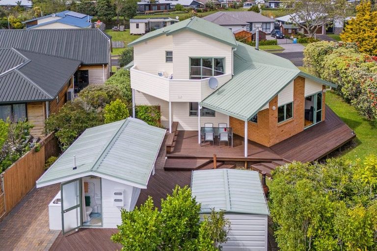 Photo of property in 19 Martin Place, Cooks Beach, Whitianga, 3591