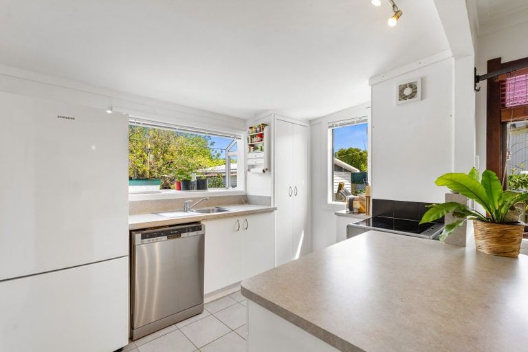 Photo of property in 10 Creagh Street, Te Awa, Napier, 4110