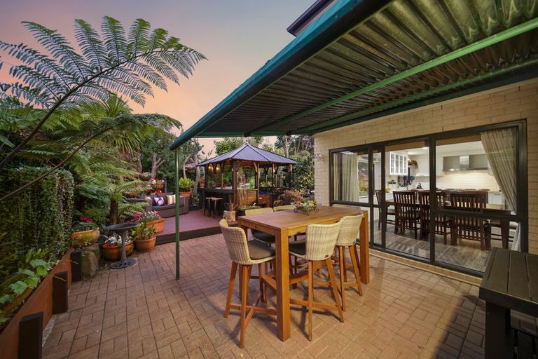 Photo of property in 20 Heyington Way, East Tamaki Heights, Auckland, 2016