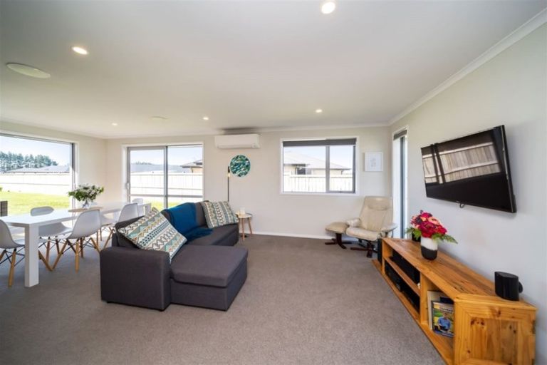 Photo of property in 14 Mercade Close, Stratford, 4332