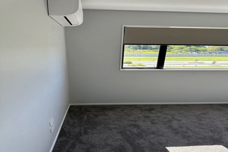 Photo of property in 33 Pilot Drive, Hobsonville, Auckland, 0616