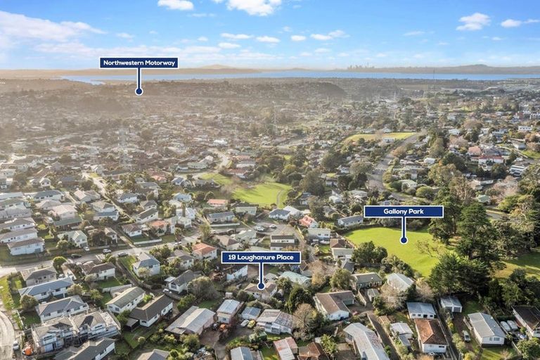 Photo of property in 19 Loughanure Place, Massey, Auckland, 0614