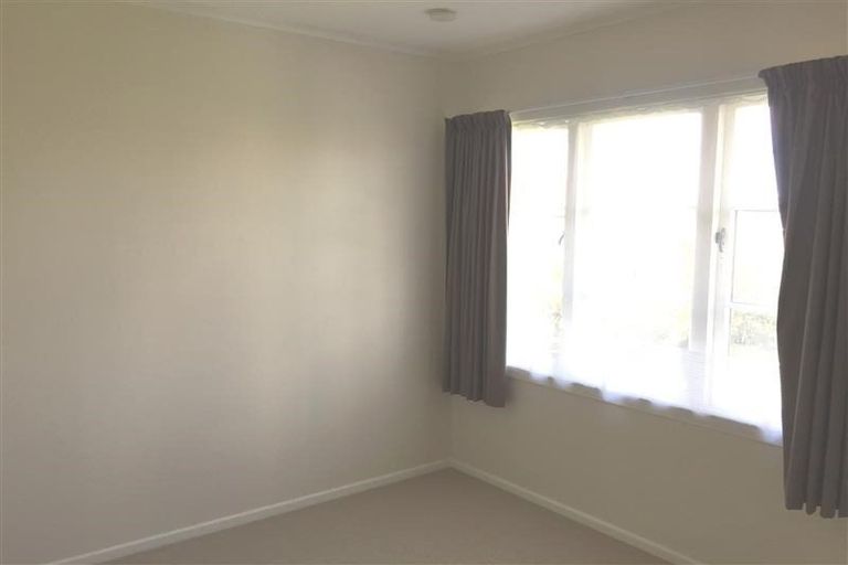 Photo of property in 13 Strid Road, Te Atatu South, Auckland, 0610