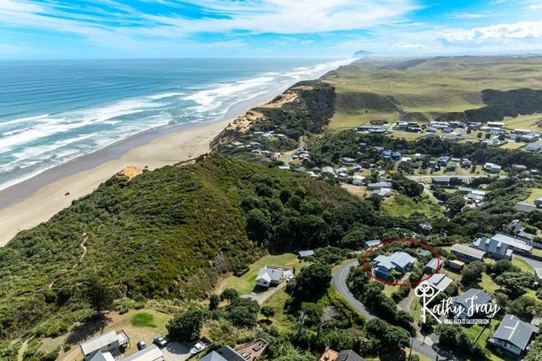 Photo of property in 13 Bayly Street, Baylys Beach, Dargaville, 0377