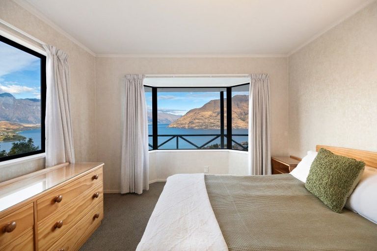 Photo of property in 1 Von Place, Fernhill, Queenstown, 9300