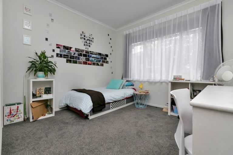 Photo of property in 5 Touhou Road, Hobsonville, Auckland, 0618