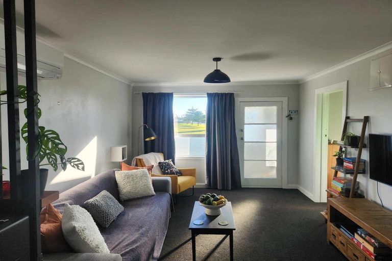 Photo of property in 2 Dawick Street, Foxton Beach, Foxton, 4815