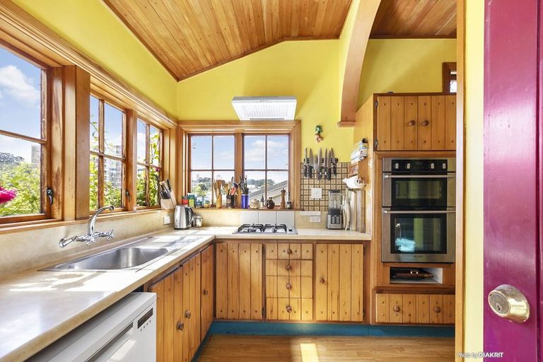 Photo of property in 18 Hall Street, Newtown, Wellington, 6021