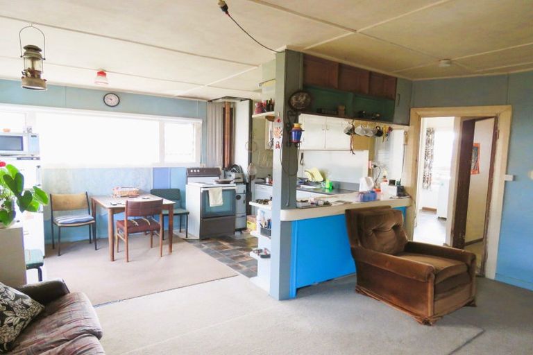 Photo of property in 19 Fonblanque Street, Westport, 7825