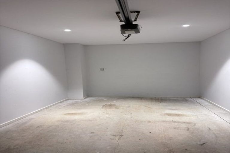 Photo of property in 13 Meritage Lane, Te Atatu South, Auckland, 0610