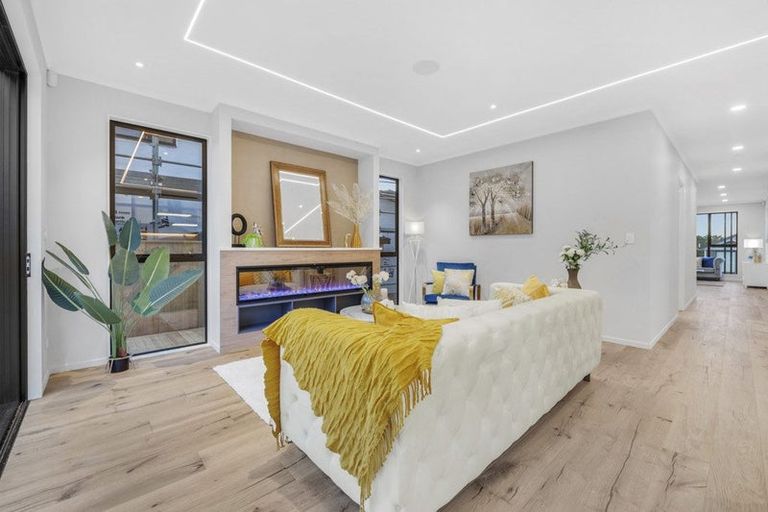 Photo of property in 14 Alluvial Street, Flat Bush, 2019