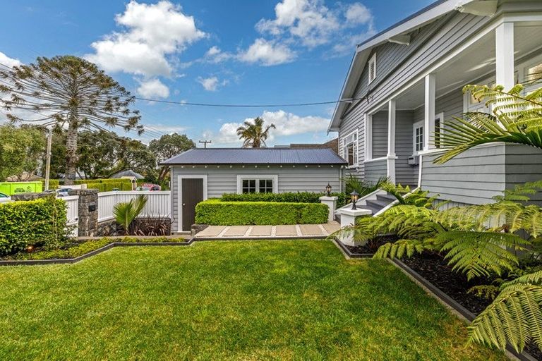 Photo of property in 24 Norwood Road, Bayswater, Auckland, 0622