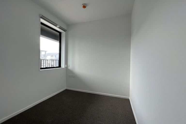 Photo of property in 206/28c Eileen Newey Place, Henderson, Auckland, 0612