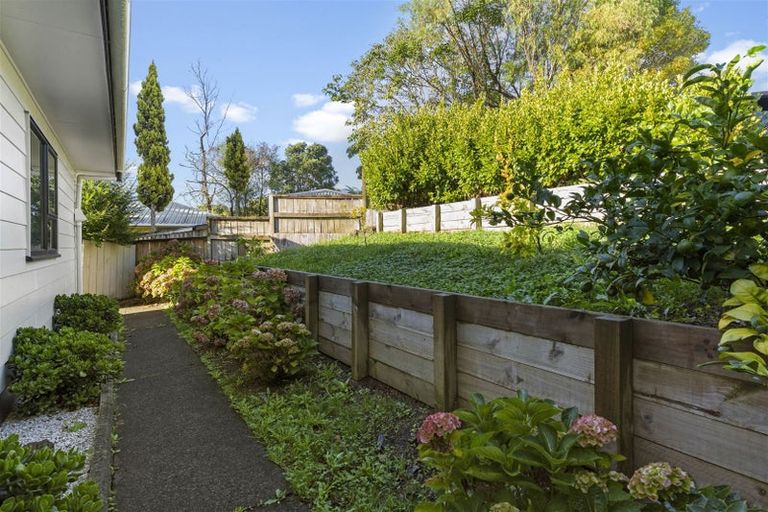 Photo of property in 41 Holmes Drive South, Massey, Auckland, 0614