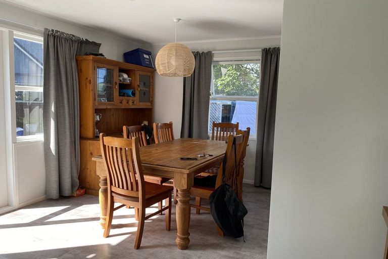 Photo of property in 6 Moehau Grove, Trentham, Upper Hutt, 5018