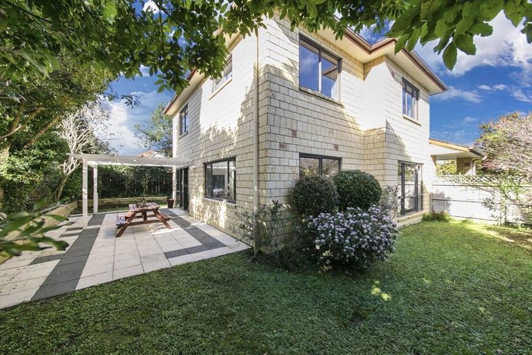 Photo of property in 20 Coachman Drive, Flat Bush, Auckland, 2016