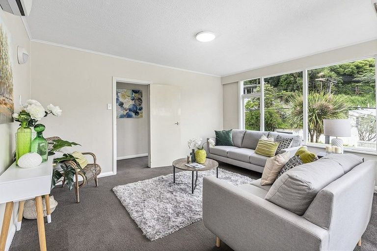 Photo of property in 48 Randwick Road, Northland, Wellington, 6012