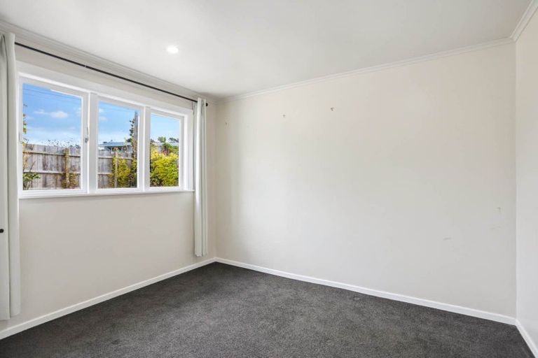 Photo of property in 261 Sturges Road, Henderson, Auckland, 0612