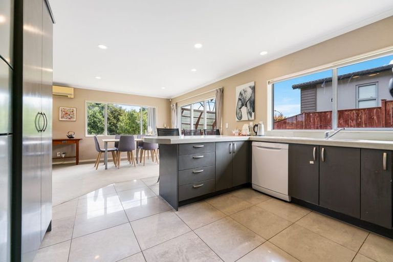 Photo of property in 5 Glasson Avenue, Flat Bush, Auckland, 2016