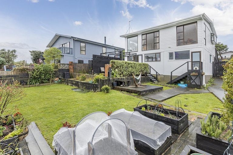 Photo of property in 128 Conclusion Street, Ascot Park, Porirua, 5024