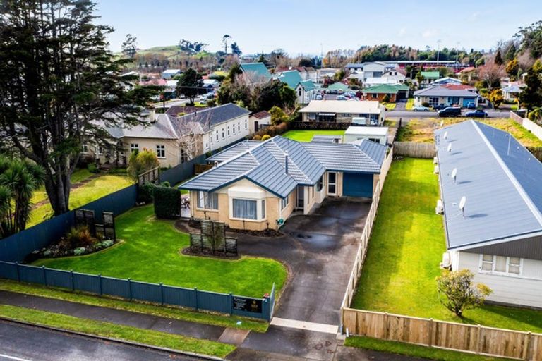 Photo of property in 25 Rimu Street, Inglewood, 4330