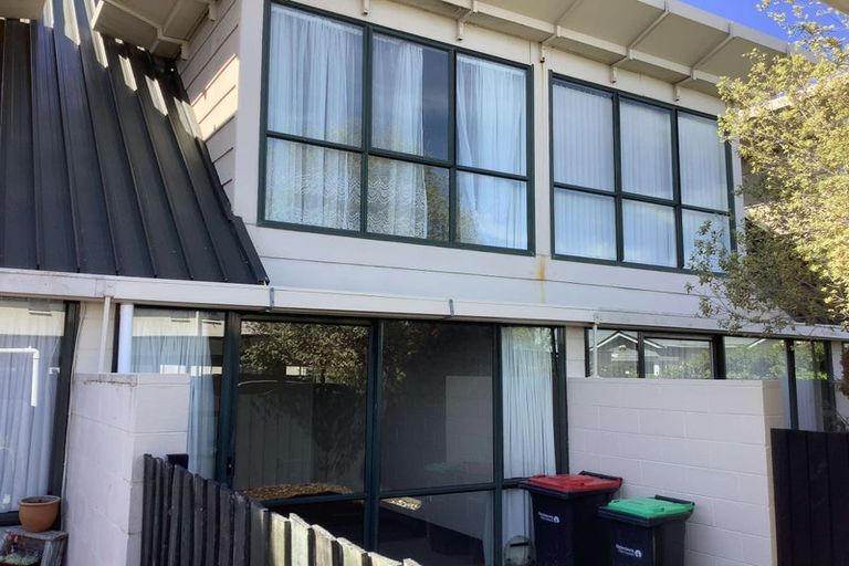 Photo of property in 2/86 Picton Avenue, Riccarton, Christchurch, 8011