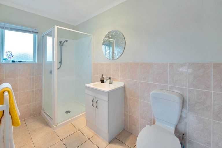 Photo of property in 27 Gendo Avenue, Henderson, Auckland, 0612