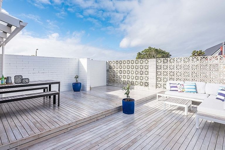 Photo of property in 2 Cranwell Street, Churton Park, Wellington, 6037