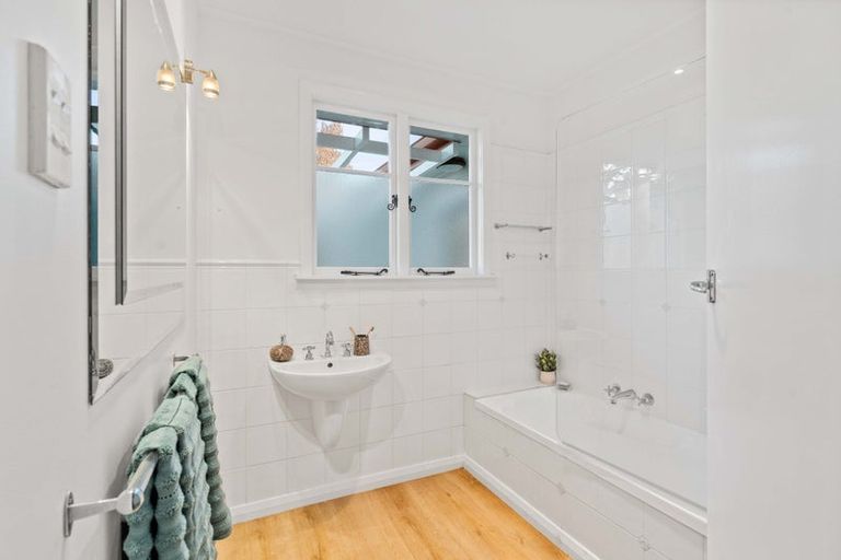 Photo of property in 59 Acacia Avenue, Upper Riccarton, Christchurch, 8041