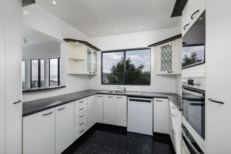 Photo of property in 9 Durham Crescent, Aro Valley, Wellington, 6021